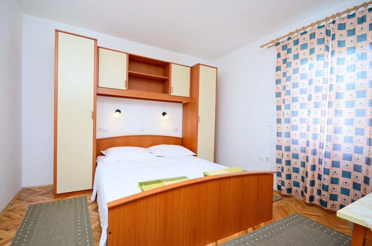Apartments Blazenka Banjol Exterior foto